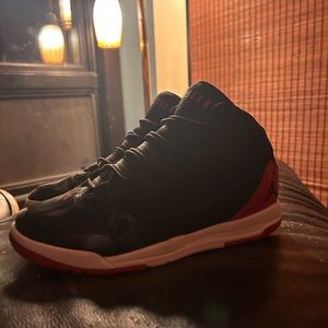 Air Jordan max aura size 3Y